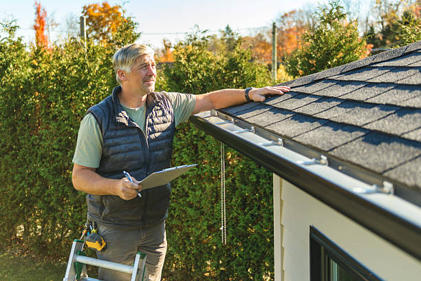 Professional Roofing technician working in Dillon, SC